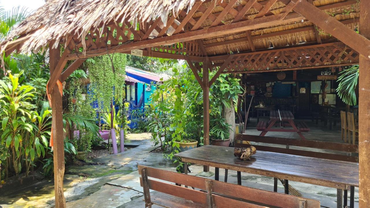 Gecko Guesthouse Пантай-Сенанг Экстерьер фото