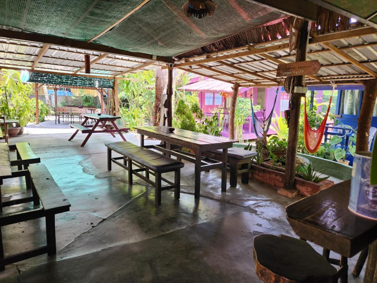 Gecko Guesthouse Пантай-Сенанг Экстерьер фото