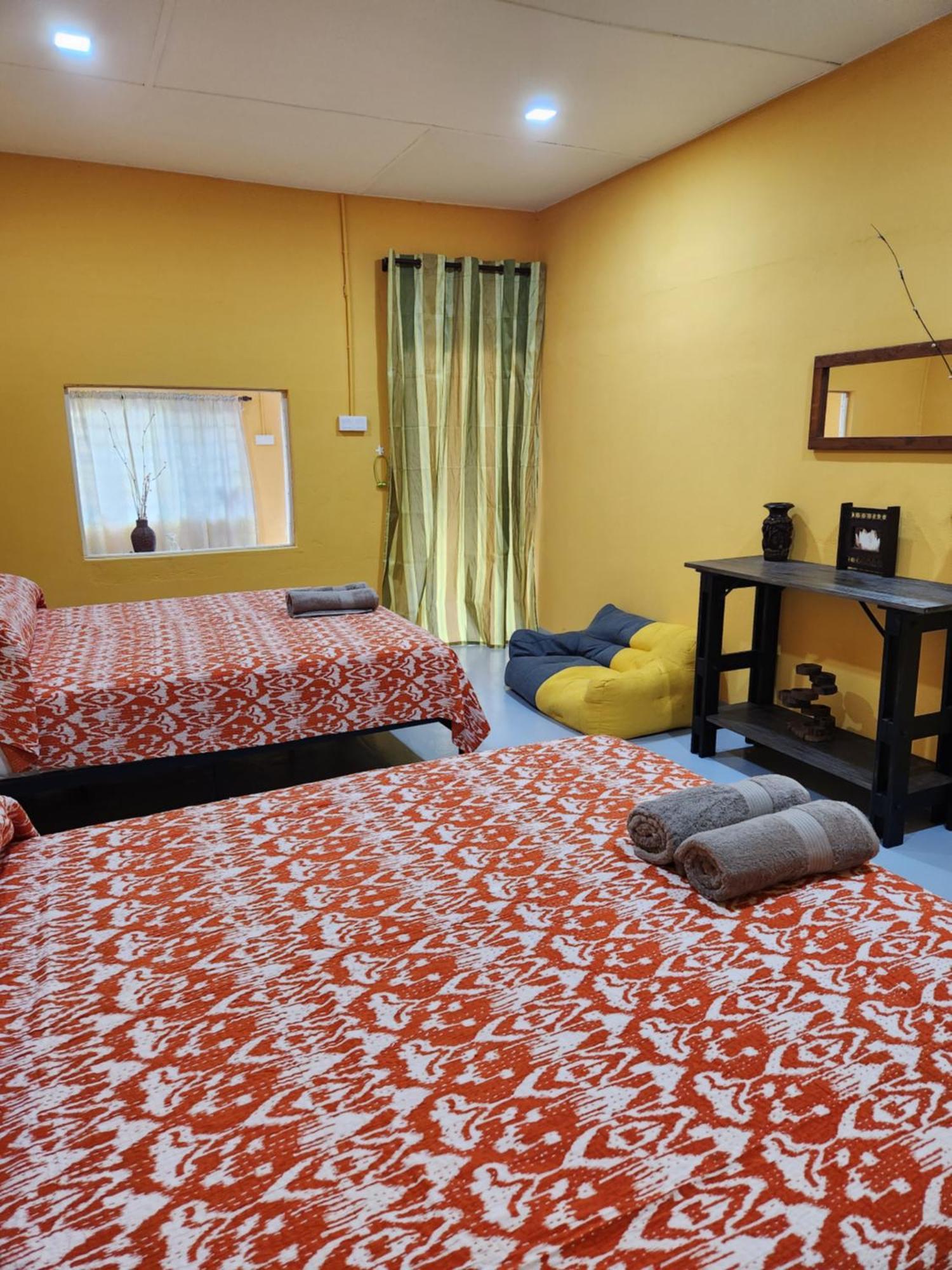 Gecko Guesthouse Пантай-Сенанг Номер фото