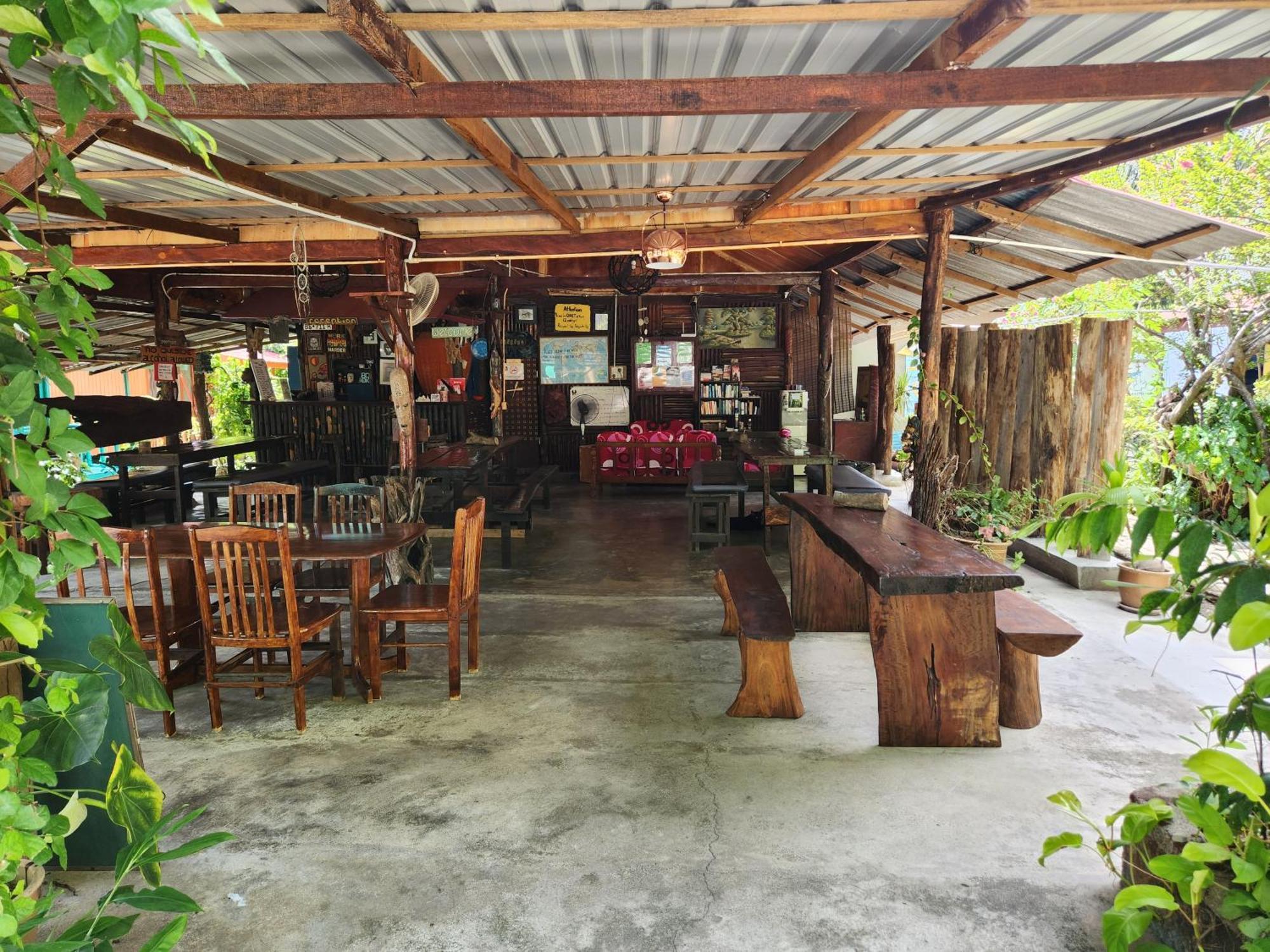 Gecko Guesthouse Пантай-Сенанг Экстерьер фото