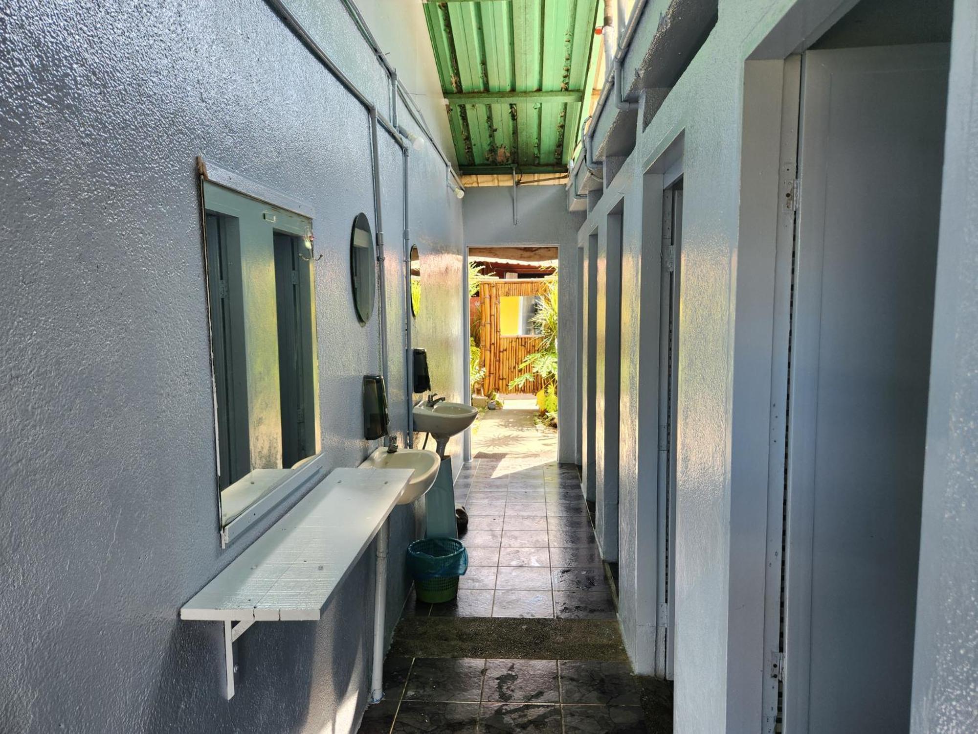 Gecko Guesthouse Пантай-Сенанг Экстерьер фото